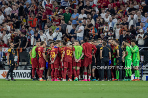 Team Roma discussion before penalty kicks at the UEFA Europa League final at Puskás Aréna on May 31, 2023 in Budapest, Hungary.
